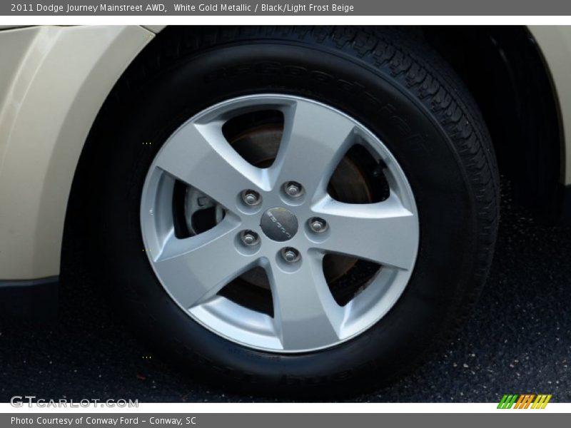 White Gold Metallic / Black/Light Frost Beige 2011 Dodge Journey Mainstreet AWD