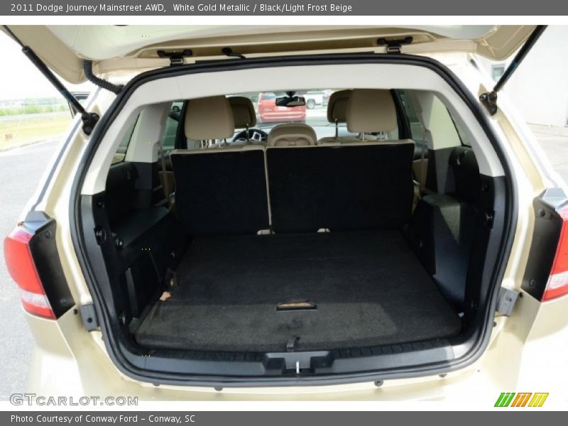 White Gold Metallic / Black/Light Frost Beige 2011 Dodge Journey Mainstreet AWD