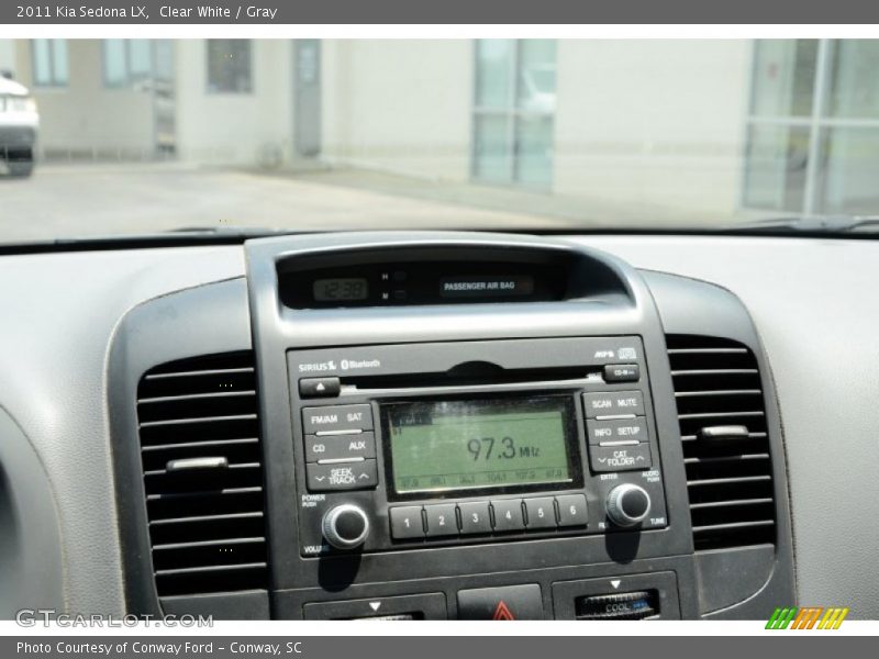 Clear White / Gray 2011 Kia Sedona LX