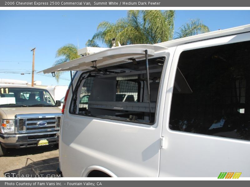 Summit White / Medium Dark Pewter 2006 Chevrolet Express 2500 Commercial Van