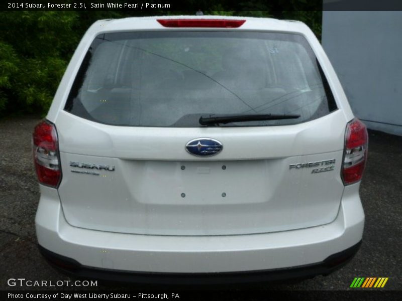 Satin White Pearl / Platinum 2014 Subaru Forester 2.5i