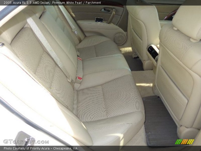 Premium White Pearl / Parchment 2005 Acura RL 3.5 AWD Sedan