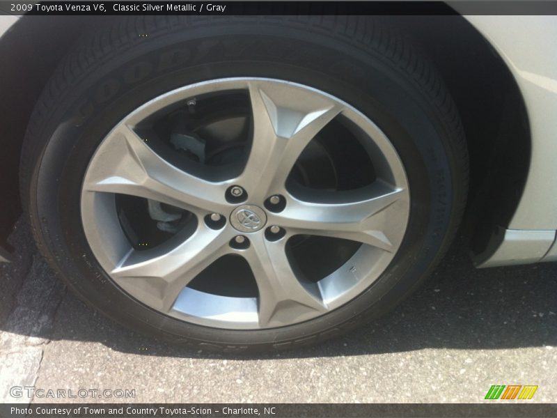 Classic Silver Metallic / Gray 2009 Toyota Venza V6