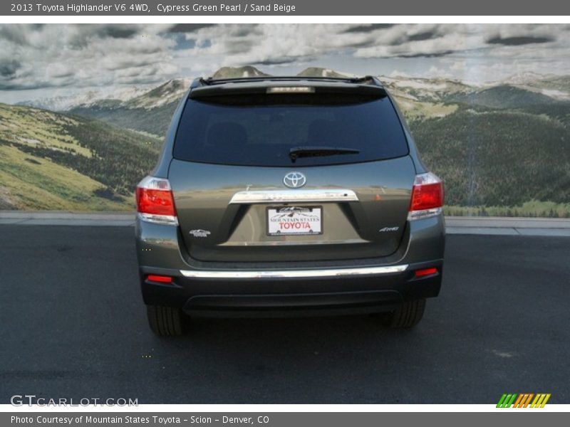Cypress Green Pearl / Sand Beige 2013 Toyota Highlander V6 4WD