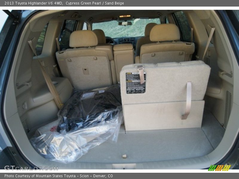 Cypress Green Pearl / Sand Beige 2013 Toyota Highlander V6 4WD