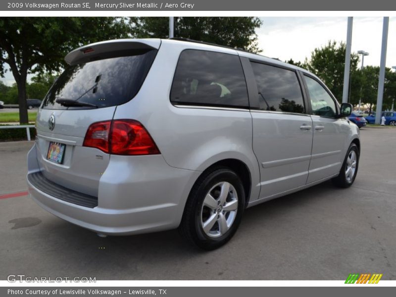 Mercury Sliver Metallic / Aero Grey 2009 Volkswagen Routan SE