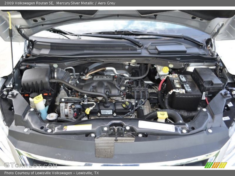 Mercury Sliver Metallic / Aero Grey 2009 Volkswagen Routan SE