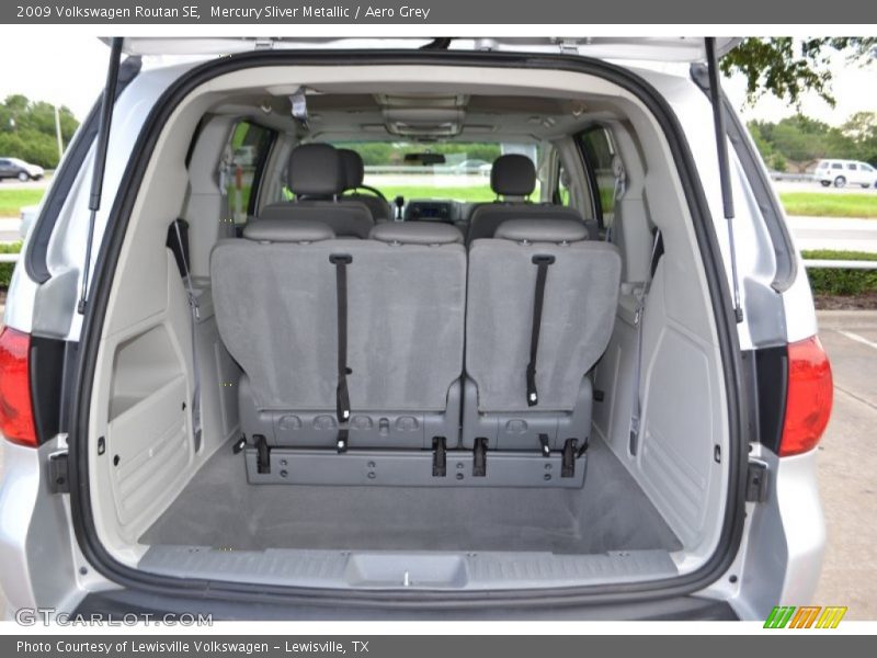 Mercury Sliver Metallic / Aero Grey 2009 Volkswagen Routan SE