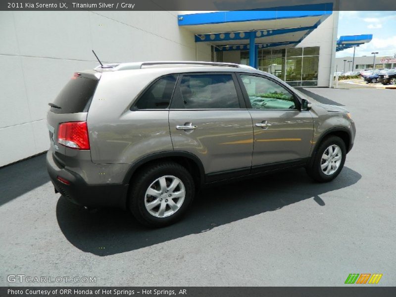 Titanium Silver / Gray 2011 Kia Sorento LX