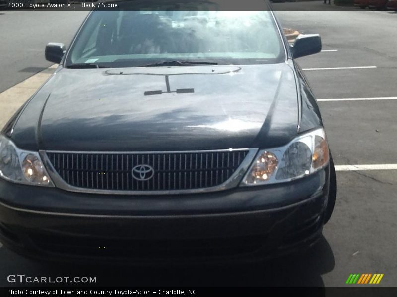 Black / Stone 2000 Toyota Avalon XL