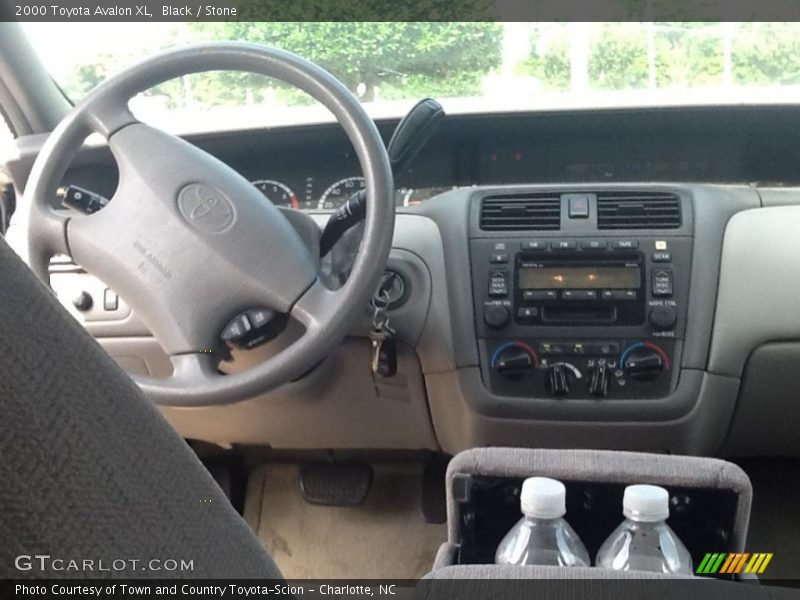 Black / Stone 2000 Toyota Avalon XL