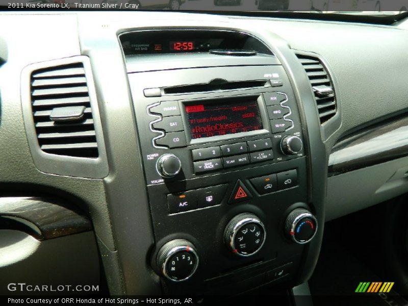 Titanium Silver / Gray 2011 Kia Sorento LX
