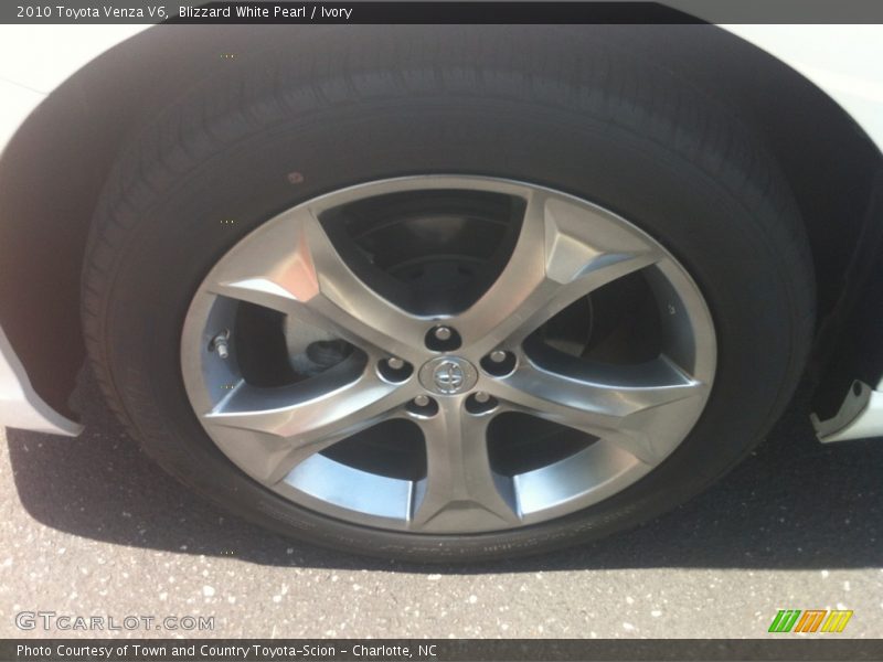 Blizzard White Pearl / Ivory 2010 Toyota Venza V6