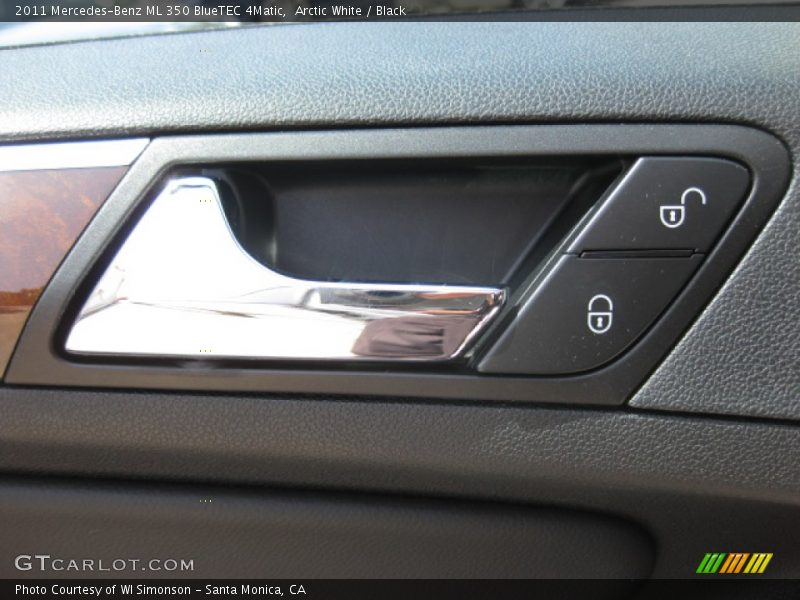 Arctic White / Black 2011 Mercedes-Benz ML 350 BlueTEC 4Matic