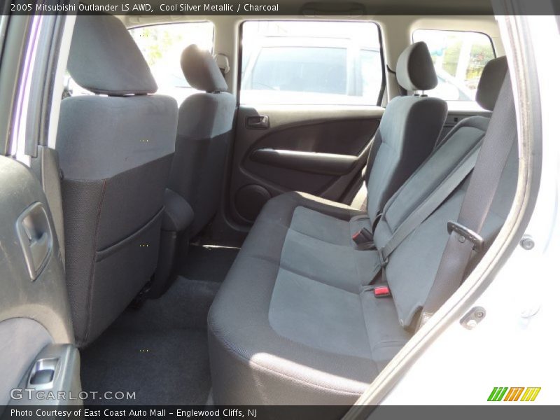 Cool Silver Metallic / Charcoal 2005 Mitsubishi Outlander LS AWD