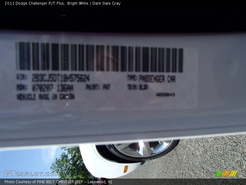 Bright White / Dark Slate Gray 2011 Dodge Challenger R/T Plus