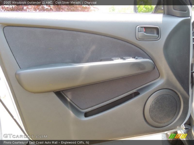 Cool Silver Metallic / Charcoal 2005 Mitsubishi Outlander LS AWD