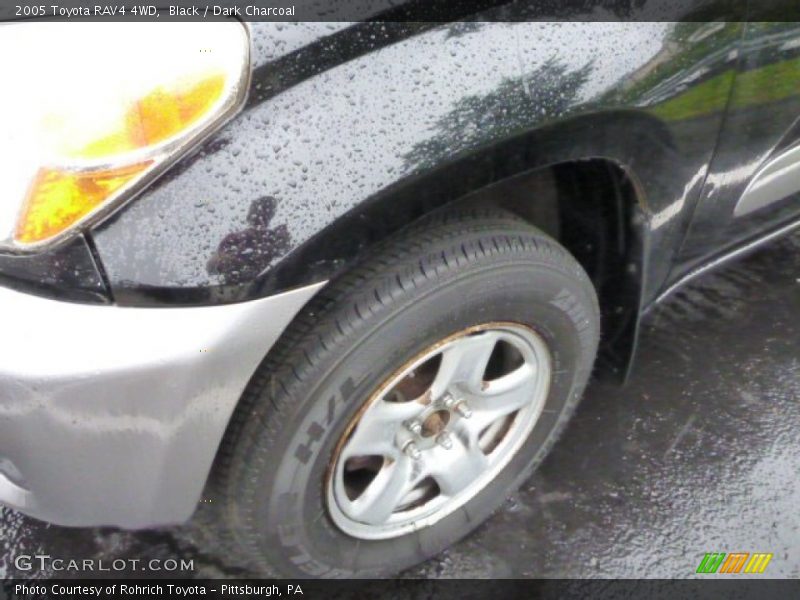 Black / Dark Charcoal 2005 Toyota RAV4 4WD
