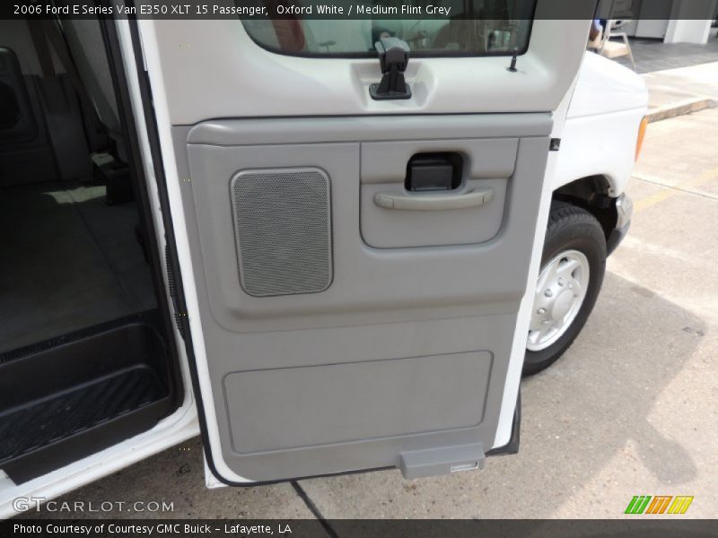 Oxford White / Medium Flint Grey 2006 Ford E Series Van E350 XLT 15 Passenger