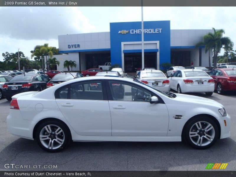 White Hot / Onyx 2009 Pontiac G8 Sedan