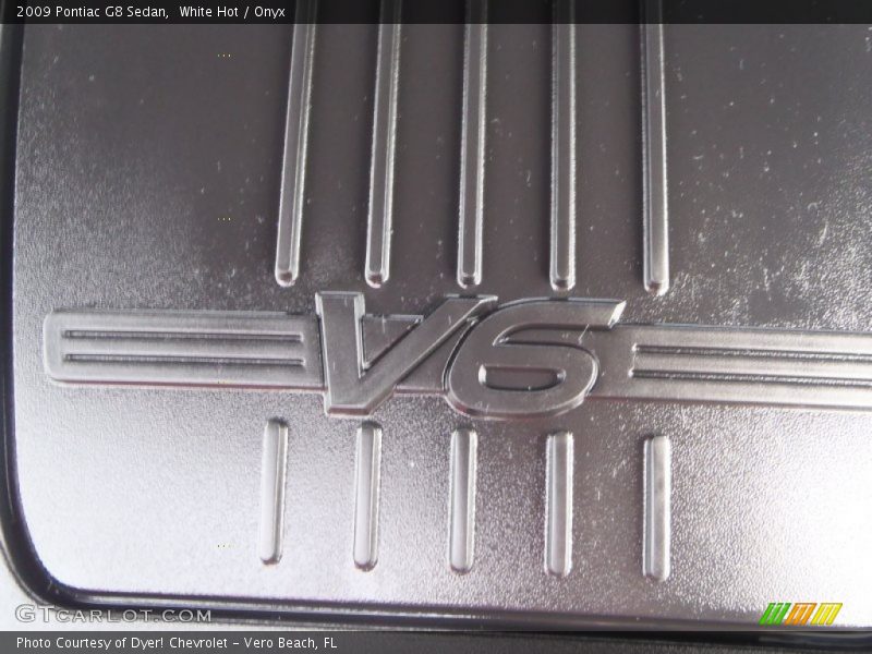 White Hot / Onyx 2009 Pontiac G8 Sedan