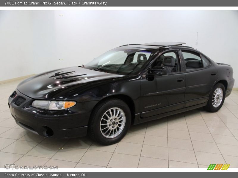 Front 3/4 View of 2001 Grand Prix GT Sedan