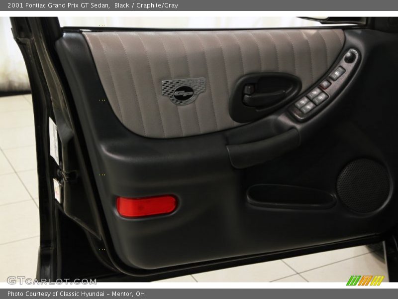 Door Panel of 2001 Grand Prix GT Sedan