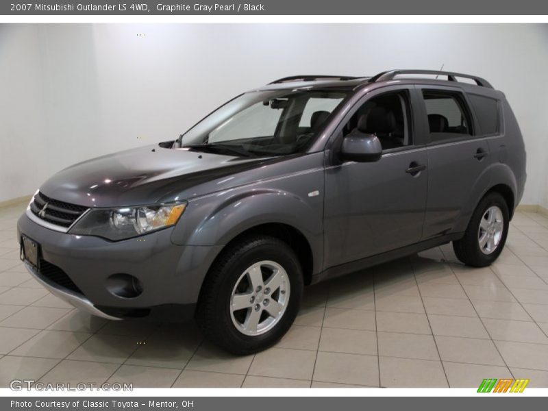 Front 3/4 View of 2007 Outlander LS 4WD