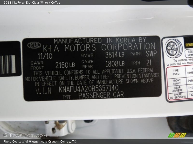 Clear White / Coffee 2011 Kia Forte EX