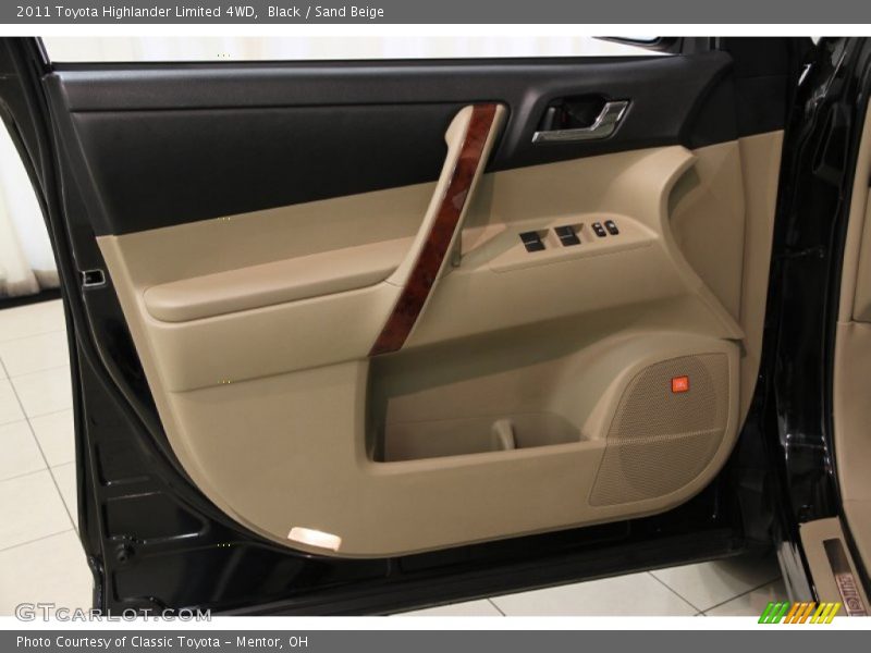Black / Sand Beige 2011 Toyota Highlander Limited 4WD