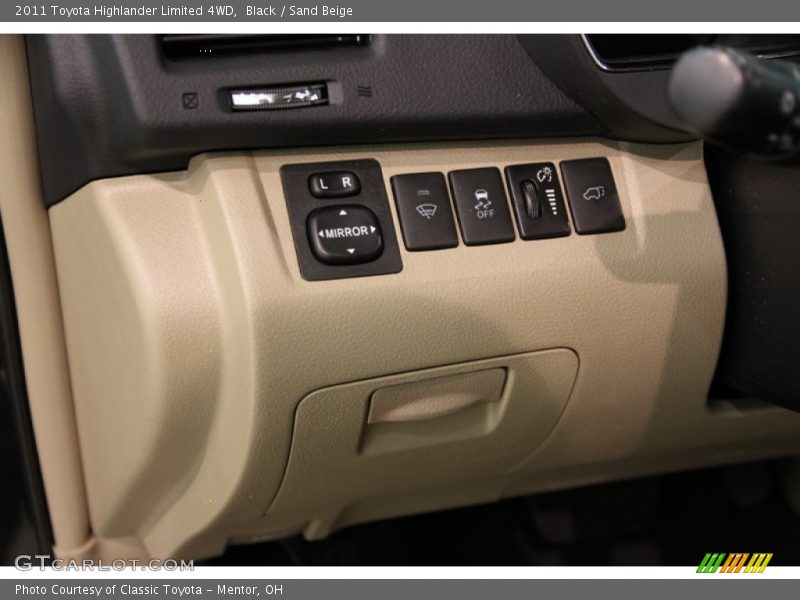 Black / Sand Beige 2011 Toyota Highlander Limited 4WD