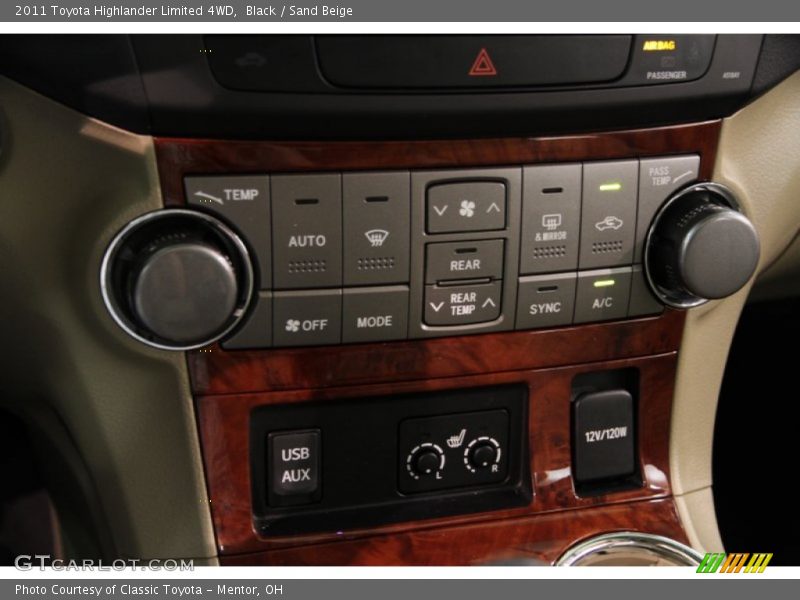 Black / Sand Beige 2011 Toyota Highlander Limited 4WD