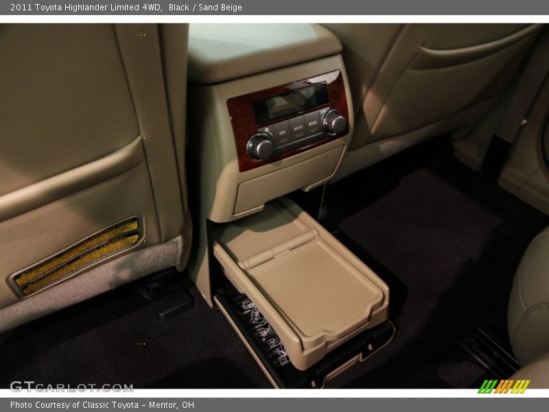 Black / Sand Beige 2011 Toyota Highlander Limited 4WD