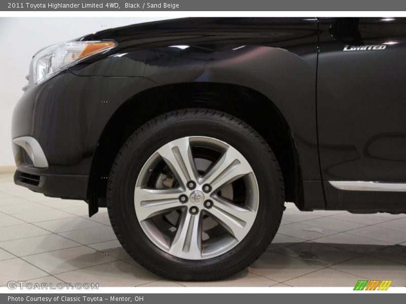 Black / Sand Beige 2011 Toyota Highlander Limited 4WD