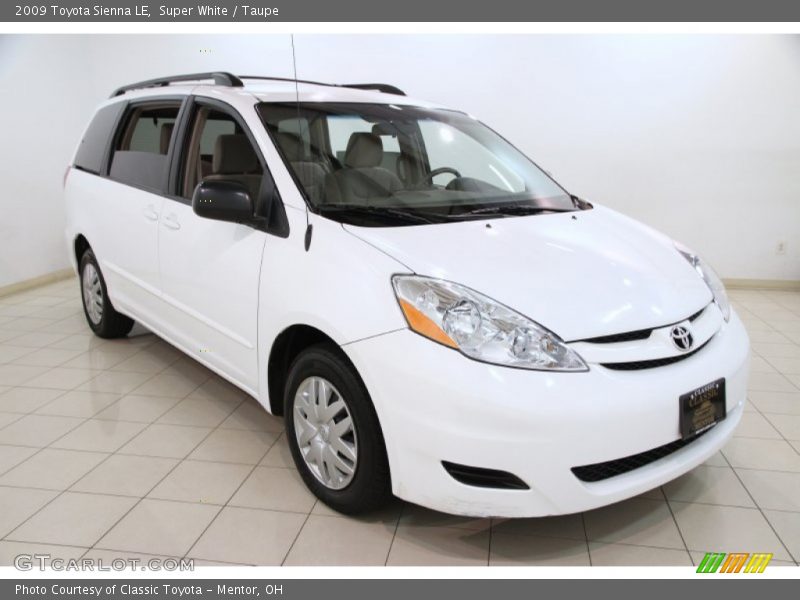 Super White / Taupe 2009 Toyota Sienna LE