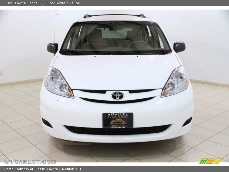 Super White / Taupe 2009 Toyota Sienna LE