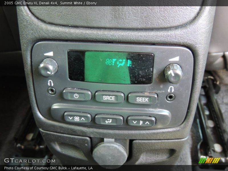 Controls of 2005 Envoy XL Denali 4x4