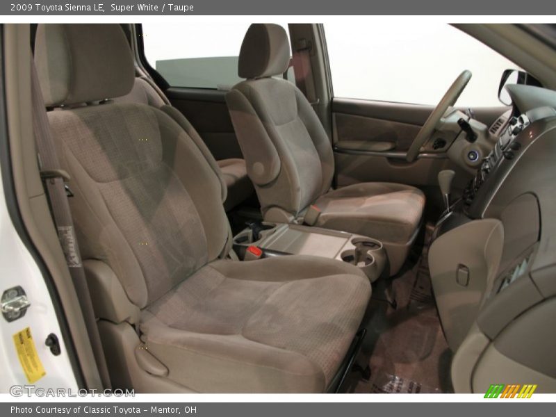 Super White / Taupe 2009 Toyota Sienna LE