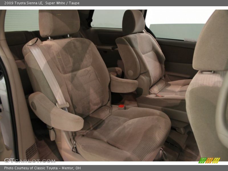 Super White / Taupe 2009 Toyota Sienna LE