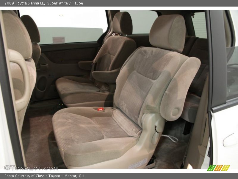 Super White / Taupe 2009 Toyota Sienna LE