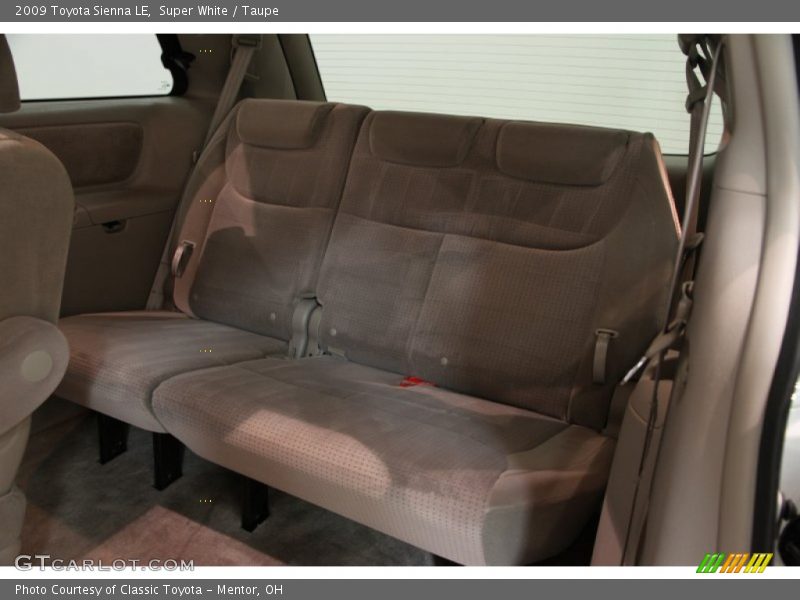 Super White / Taupe 2009 Toyota Sienna LE