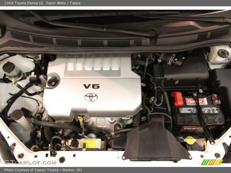 Super White / Taupe 2009 Toyota Sienna LE