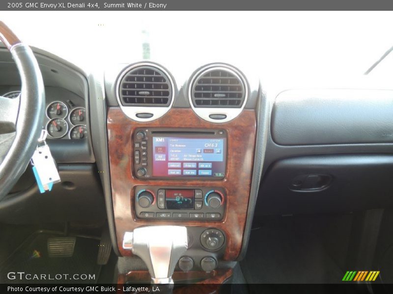 Controls of 2005 Envoy XL Denali 4x4