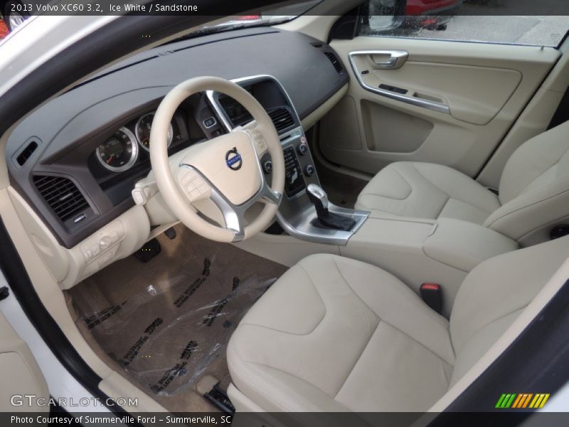 Ice White / Sandstone 2013 Volvo XC60 3.2