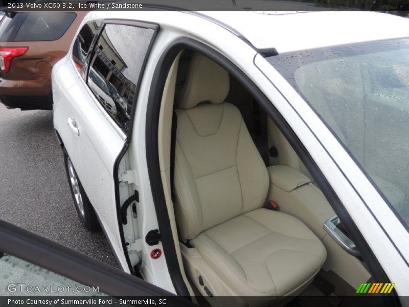 Ice White / Sandstone 2013 Volvo XC60 3.2