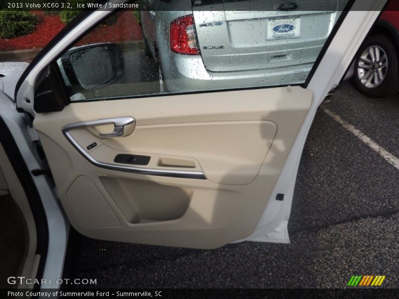 Ice White / Sandstone 2013 Volvo XC60 3.2