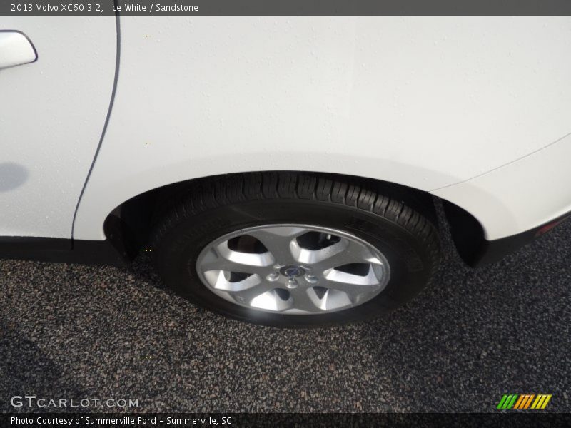 Ice White / Sandstone 2013 Volvo XC60 3.2