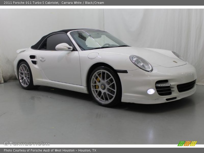 Front 3/4 View of 2011 911 Turbo S Cabriolet