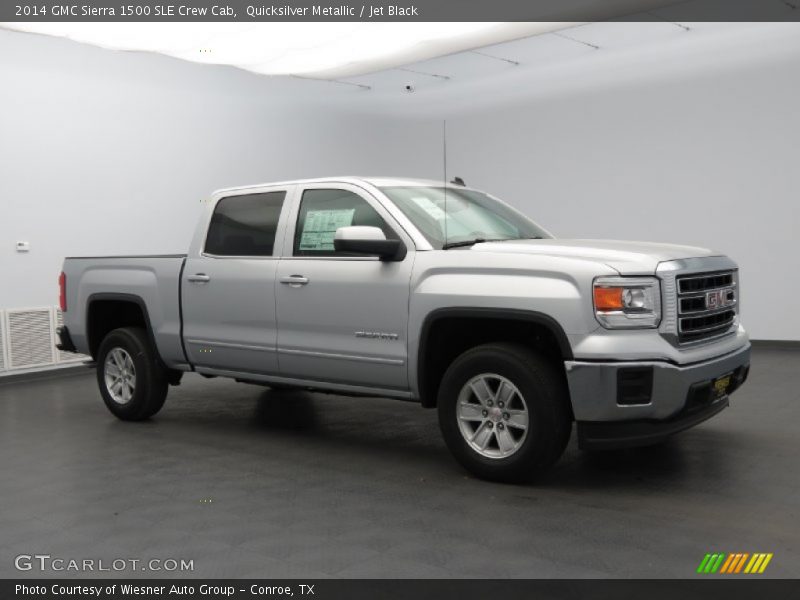 Front 3/4 View of 2014 Sierra 1500 SLE Crew Cab
