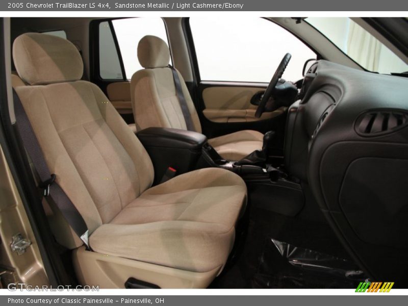 Front Seat of 2005 TrailBlazer LS 4x4